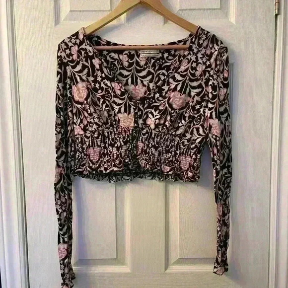 Urban Outfitters crop floral  long sleeve shirt top size XL - Picture 1 of 8